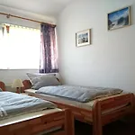 Hermann Mit Garten, Terrasse, Kamin Und 300m Zum Deich/ Salzwiesen بيت للعطل