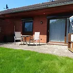 Hermann Mit Garten, Terrasse, Kamin Und 300m Zum Deich/ Salzwiesen بيت للعطل *