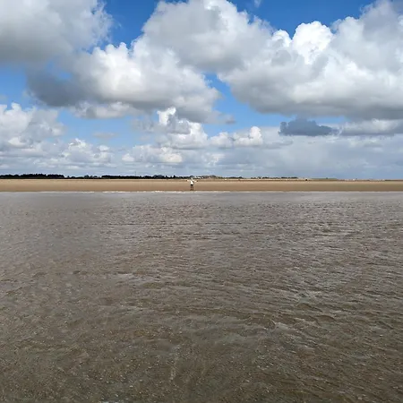Casa de Férias Hermann Mit Garten, Terrasse, Kamin Und 300m Zum Deich/ Salzwiesen